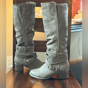 Taupe/Grey Heeled Boots